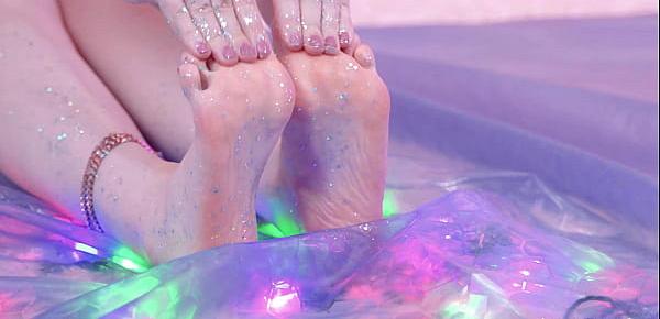 close up feet size 10 with glitter